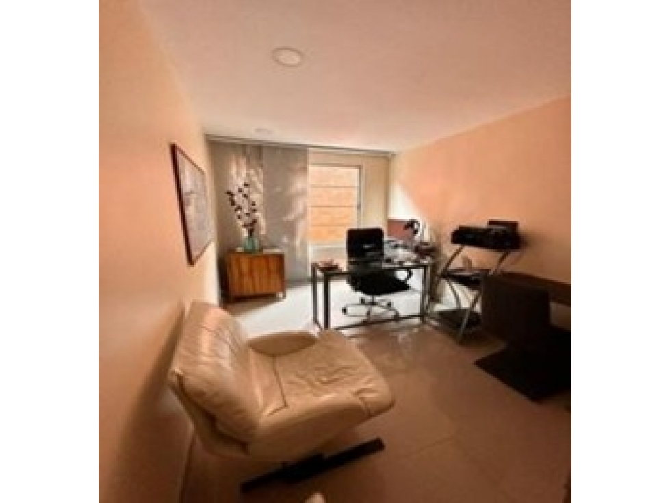 VENDO CASA DE 310 m² EN LA LOMA DE LOS BENEDICTINOS EN UNIDAD CERRADA — foto 3