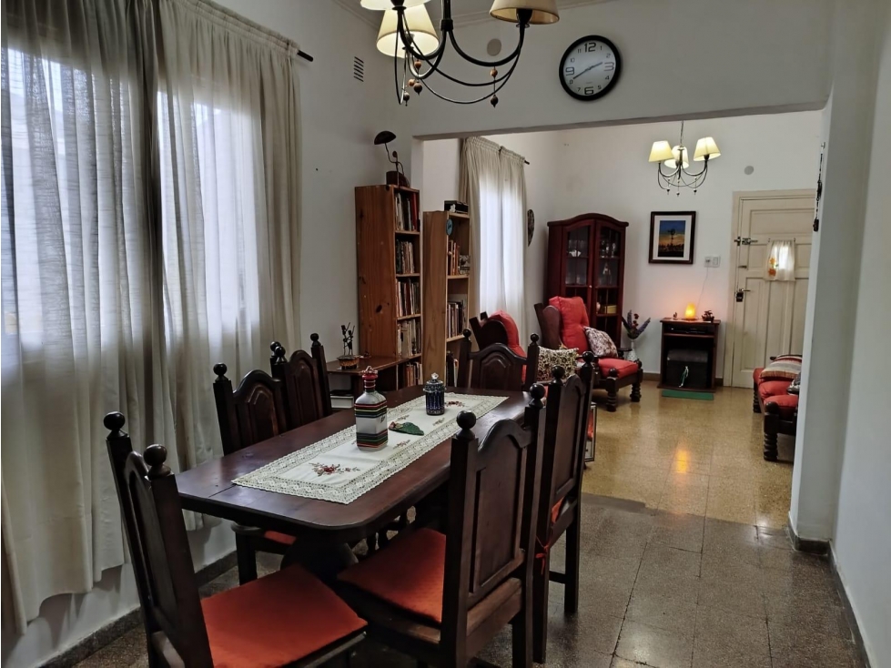 PH al frente en venta, con 2 patios de 4 ambientes, San Carlos - 1