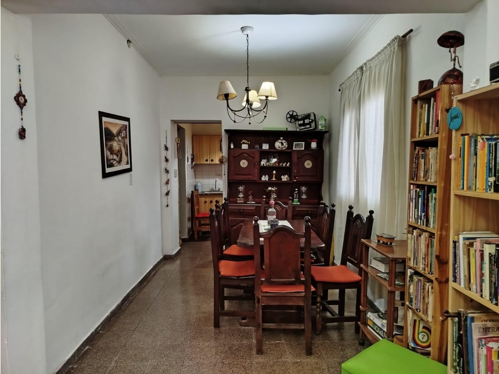 PH al frente en venta, con 2 patios de 4 ambientes, San Carlos - 4