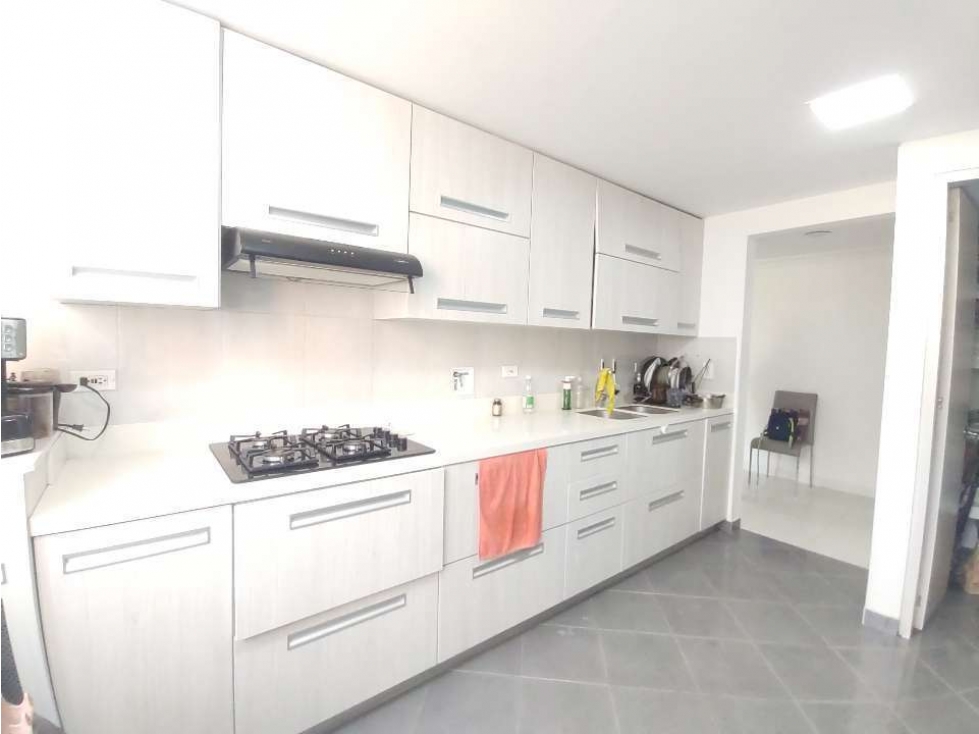 VENDO APARTAMENTO EN LA LOMA DE SAN JULIAN EL POBLADO DE 92 m², PISO 3 — foto 4