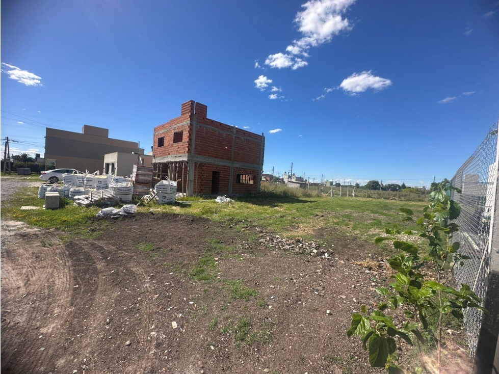 LOTE EN VENTA GONNET BARRIO CERRADO DON ATILIO, ESCRITURADO - 4