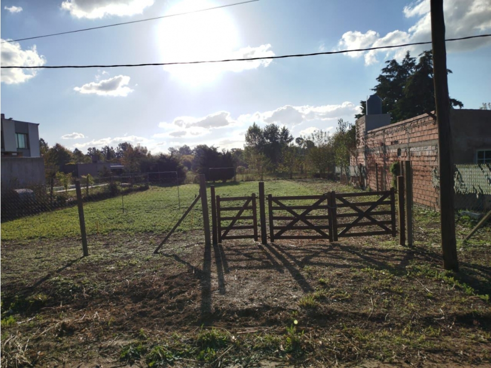 LOTE EN VENTA de 20 x 40 en Villa Parque Sicardi - 2