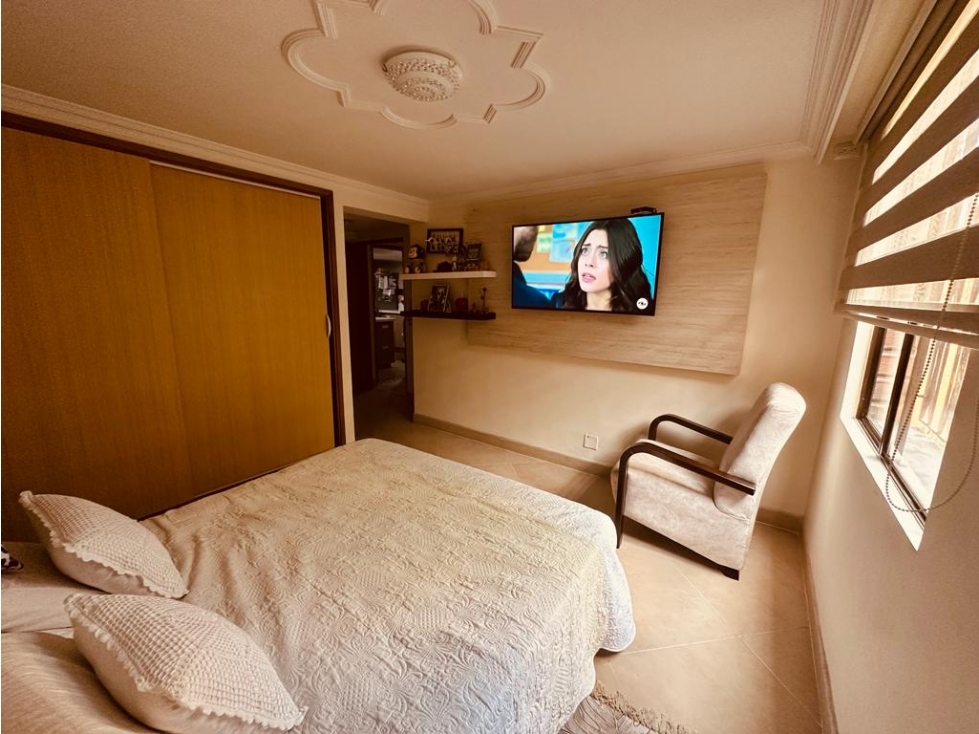 VENDO APARTAMENTO EN LAURELES MEDELLÍN EN EDIFICIO DE 185 m², PISO 1 — foto 2