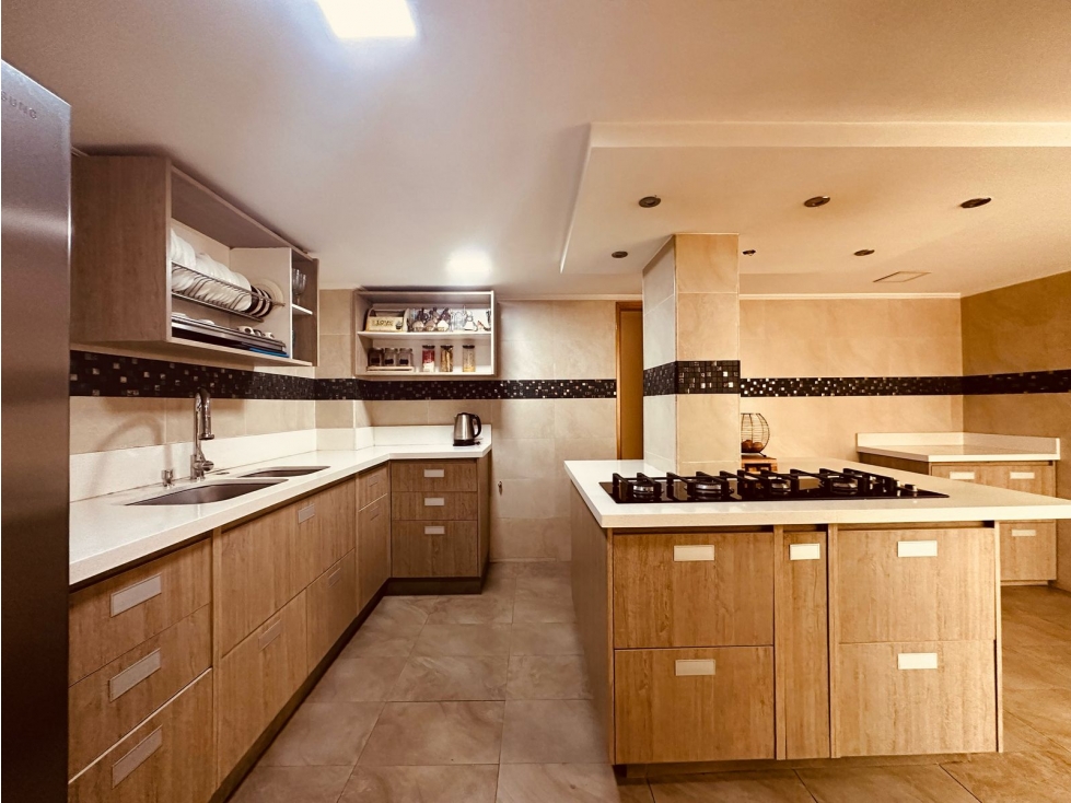 VENDO APARTAMENTO EN LAURELES MEDELLÍN EN EDIFICIO DE 185 m², PISO 1 — foto 3