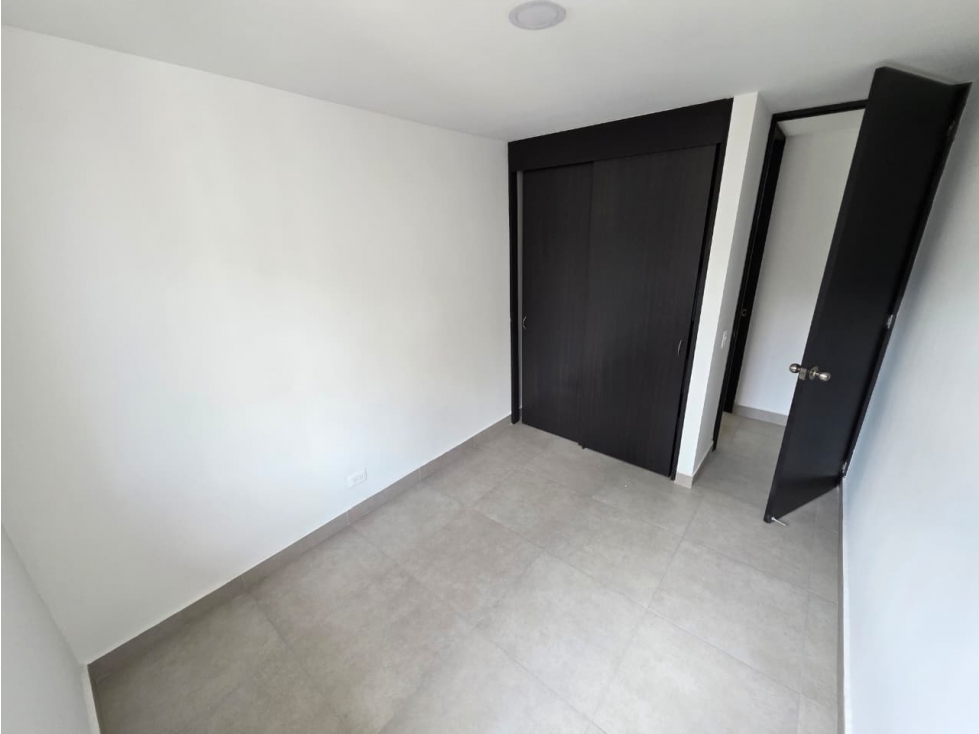 VENDO APARTAMENTO EN CIUDAD DEL RIO DE 73 m² Y PISO ALTO — foto 3