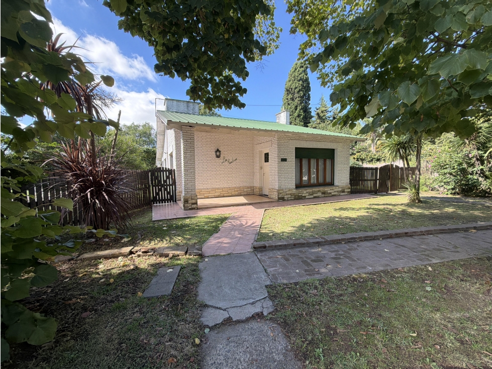 CASA EN VENTA CITY BELL 3 DORMITORIOS, PARQUE Y PILETA - 3