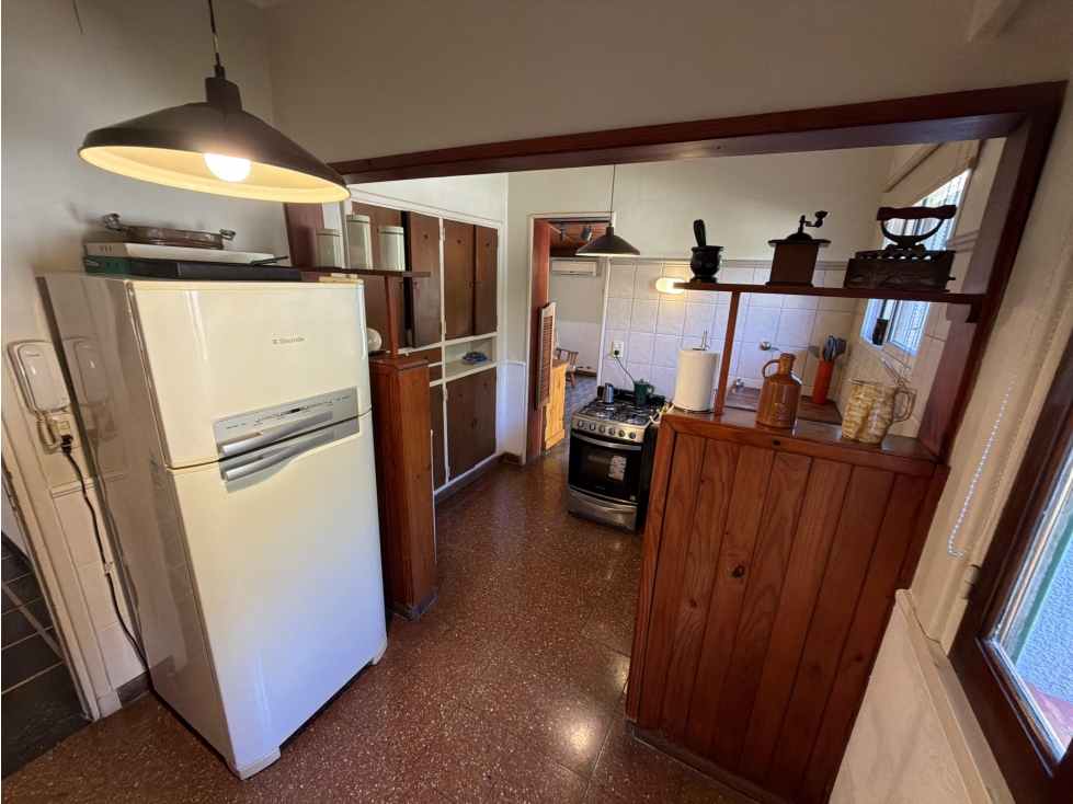 CASA EN VENTA CITY BELL 3 DORMITORIOS, PARQUE Y PILETA - 5