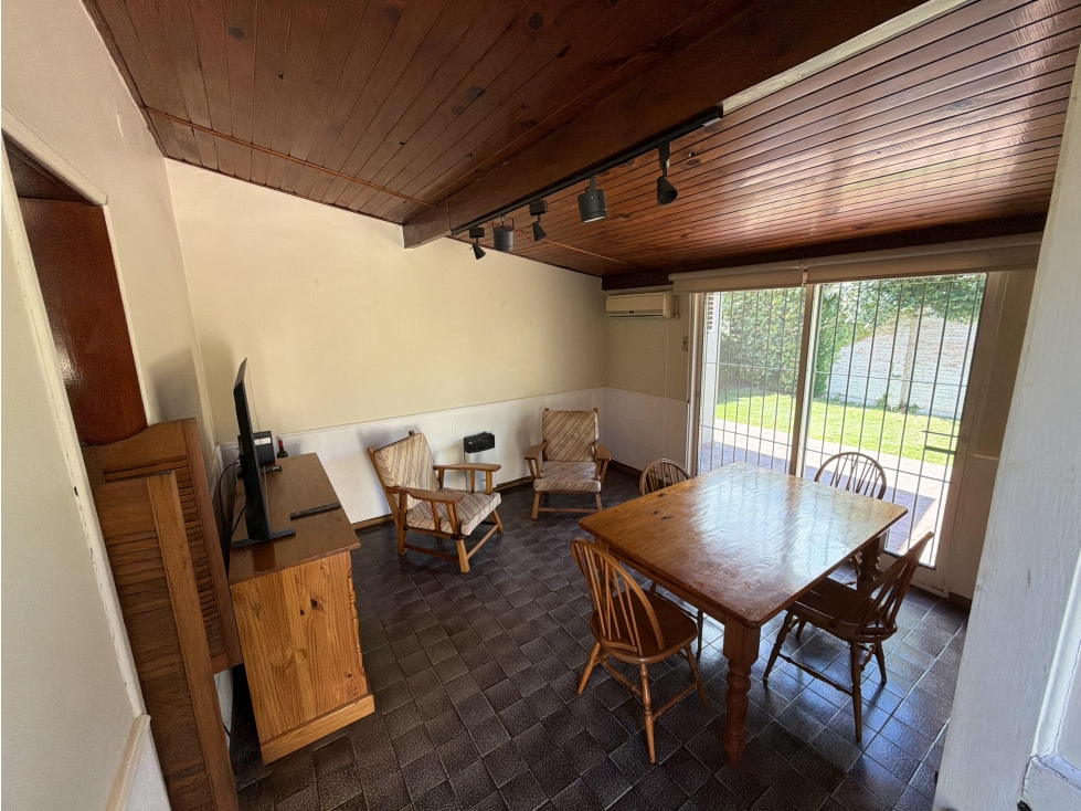 CASA EN VENTA CITY BELL 3 DORMITORIOS, PARQUE Y PILETA - 6