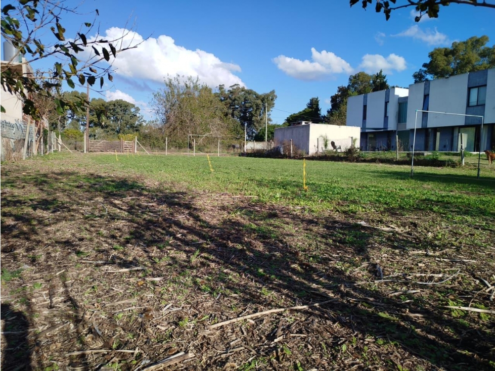 LOTE EN VENTA de 20 x 40 en Villa Parque Sicardi - 4