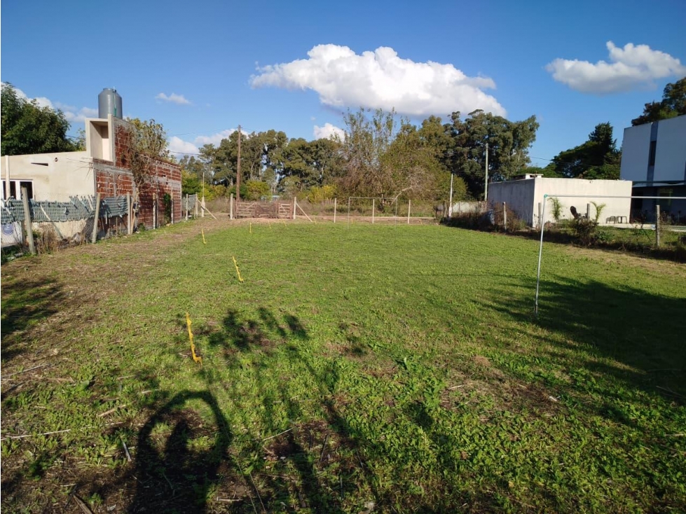 LOTE EN VENTA de 20 x 40 en Villa Parque Sicardi - 5