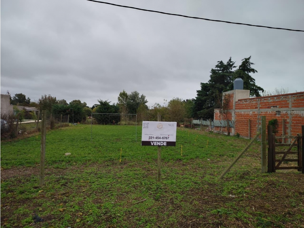 LOTE EN VENTA de 20 x 40 en Villa Parque Sicardi - 3