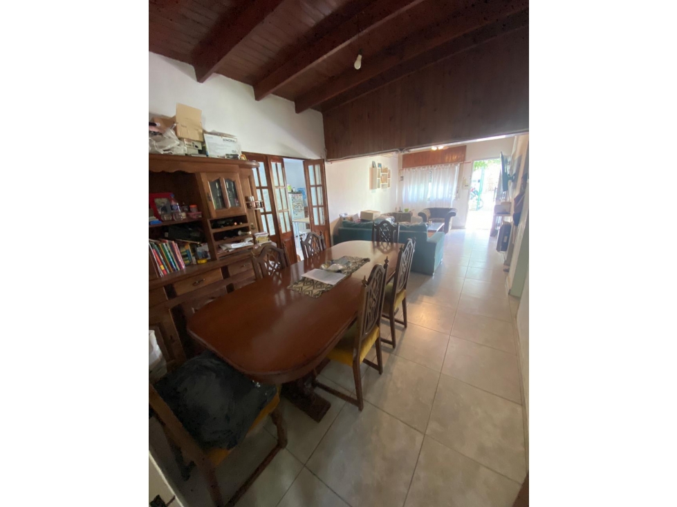 Casa en VENTA Los Hornos dos habitaciones- patio- garage — foto 4