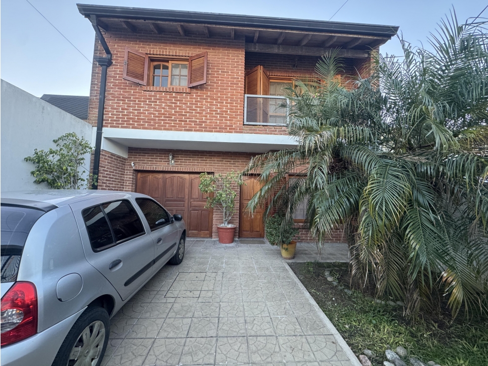 CASA EN VENTA BERISSO 3 DORMITORIOS, PARQUE COCHERA APTO BANCO - 2