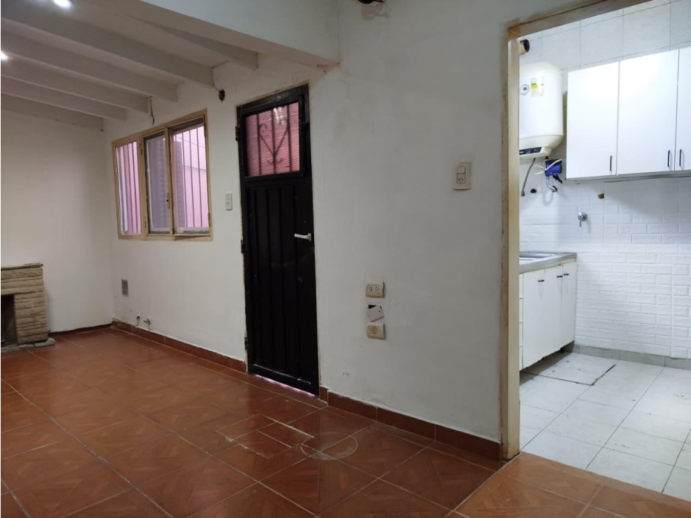 Casa en alquiler de 5 ambientes apta profesional. - 5