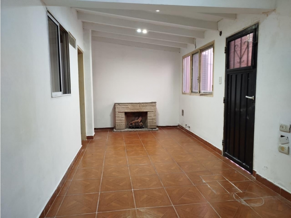 Casa en alquiler de 5 ambientes apta profesional. - 2