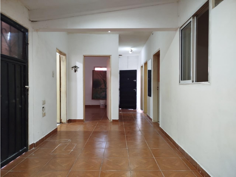 Casa en alquiler de 5 ambientes apta profesional. - 3