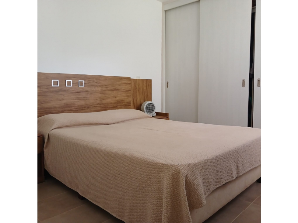 VENTA APARTAMENTO LOMA DE LOS BERNAL — foto 6