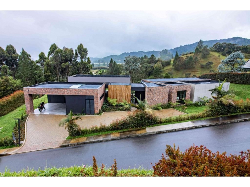 HERMOSA CASA DE UN NIVEL | ALTO DE LAS PALMAS | ENVIGADO — foto 3