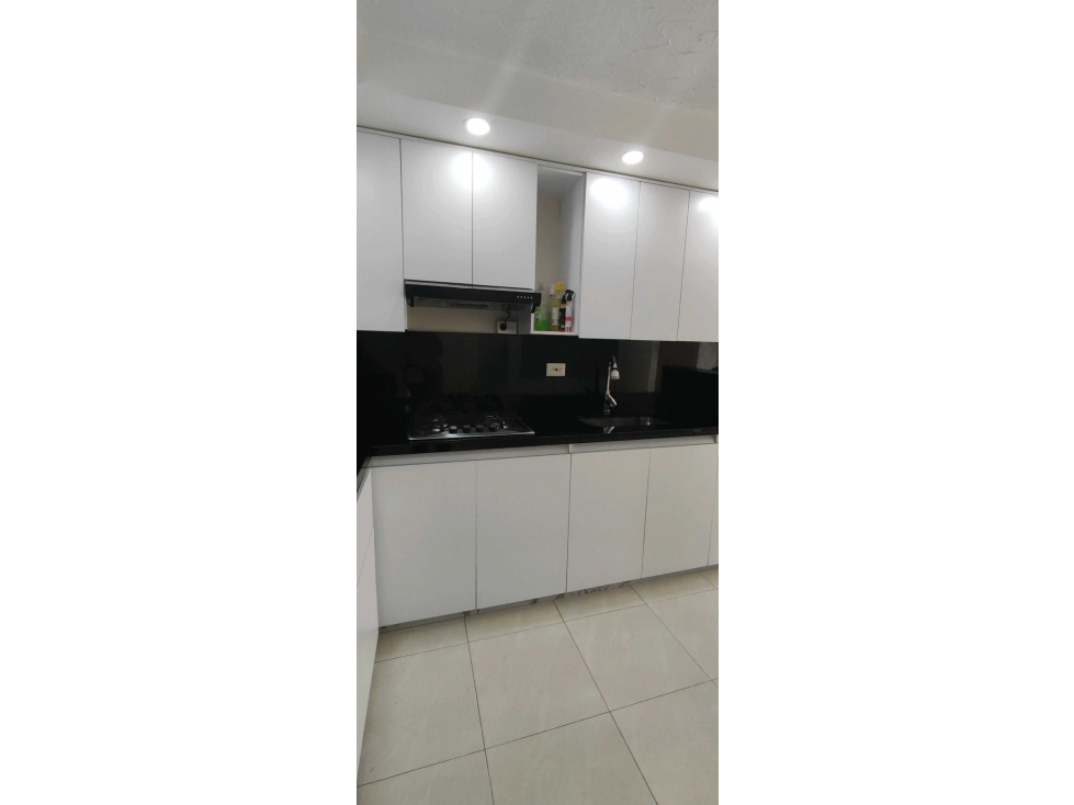 APARTAMENTO EN VENTA EN VALLE DEL LILI 1ER PISO CON PATIO DC 10223159 — foto 2