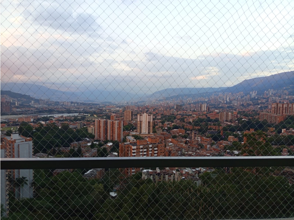 SE VENDE APARTAMENTO EN ENVIGADO. URB AMARETTO