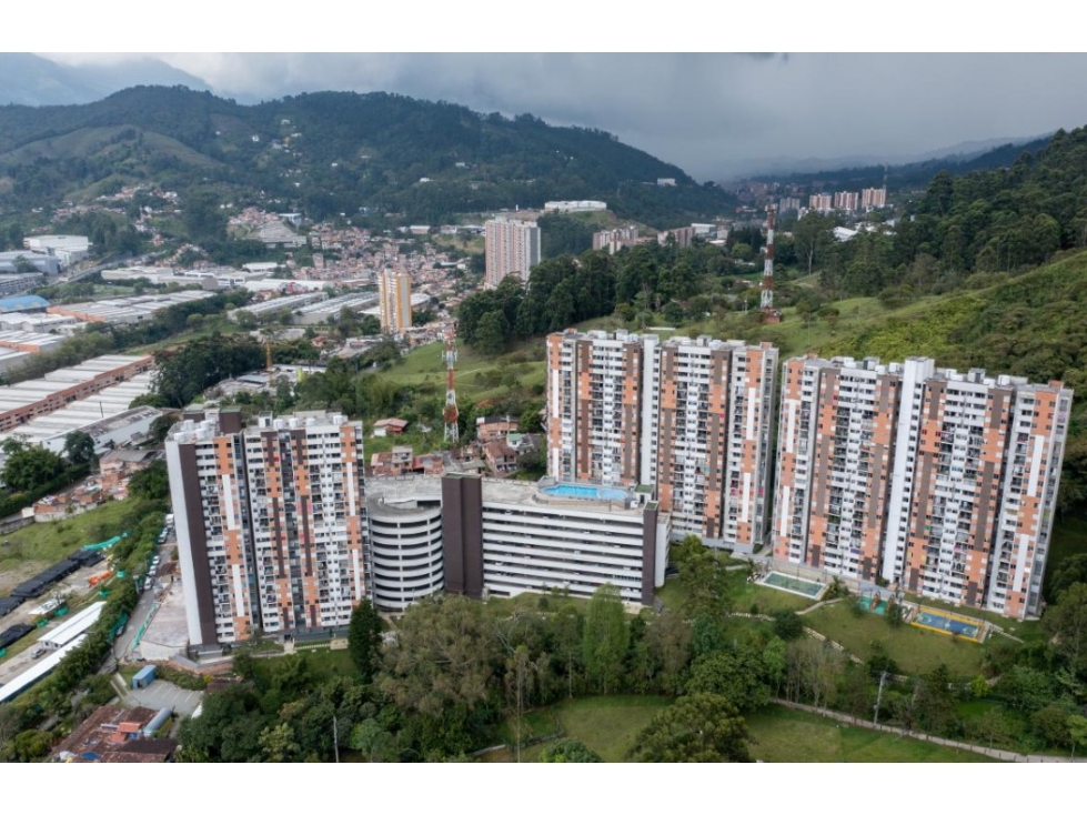 SE VENDE APARTAMENTO EN LA ESTRELLA URBANIZACIÓN FLORES DEL CAMPO