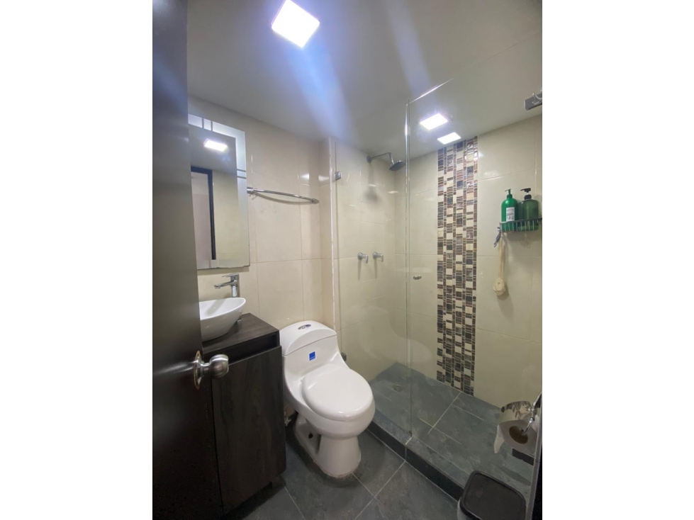 SE VENDE APARTAMENTO EN LA ESTRELLA MODERNO Y EXCELENTE UBICACIÓN — foto 3
