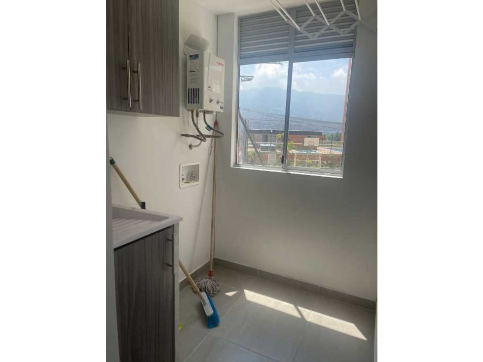 SE VENDE APARTAMENTO EN VENTA EN ITAGUI, URB ZANETTI — foto 3