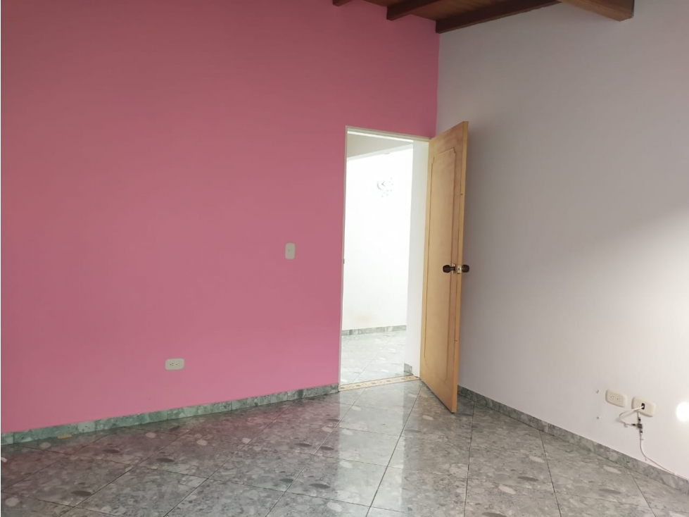 SE VENDE CASA EN SAN ANTONIO DE PEREIRA — foto 3