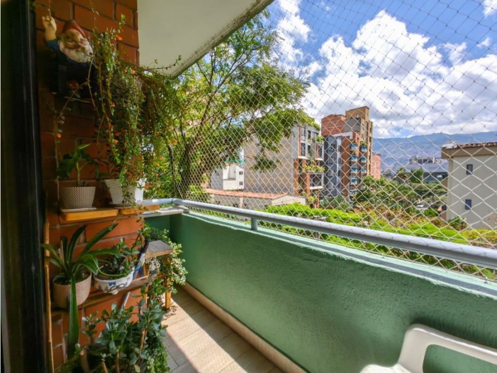 VENTA AMPLIO APARTAMENTO REMODELADO EN CONQUISTADORES — foto 3