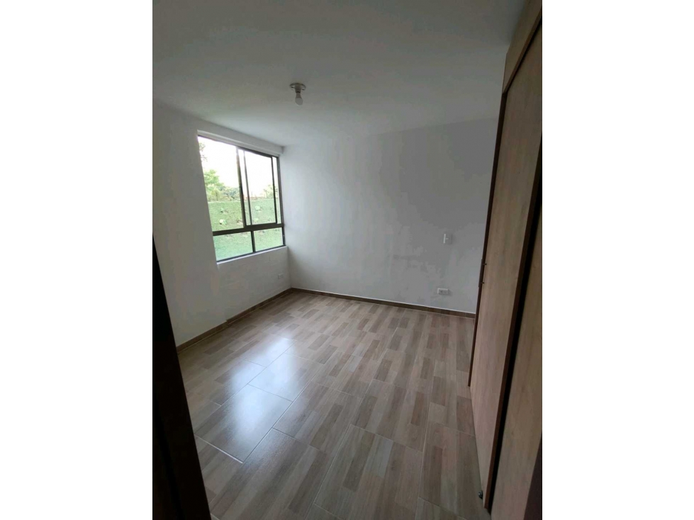 VENTA APARTAMENTO LOMA DE LOS BERNAL PARA INVERSION — foto 5