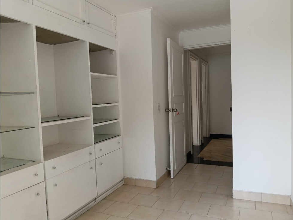 Venta Apartamento para remodelar en sector Suramericana. Medellin (C) — foto 2