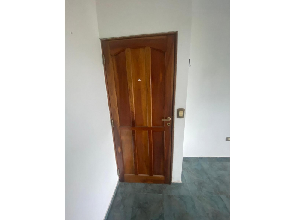 VENDO AMPLIO DTO 2 DORM CON GARAGE, POS MNES - 2