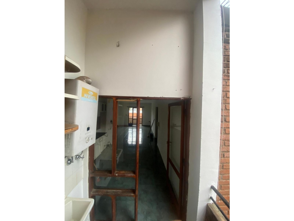 VENDO AMPLIO DTO 2 DORM CON GARAGE, POS MNES - 6