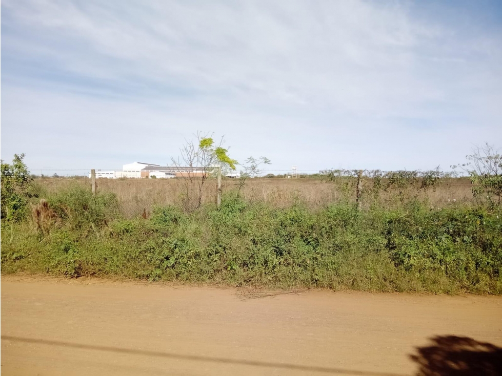 Inversión Asegurada: Complejo Recreativo con Pileta, Canchas y Laguna. - 2