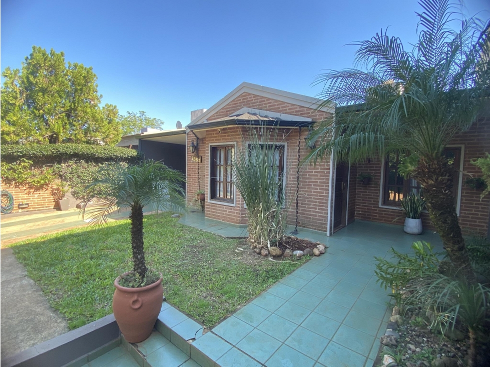 VENDO HERMOSA CASA APTA CRÉDITO HIPOTECARIO EN BARRIO LOS NARANJOS - 4