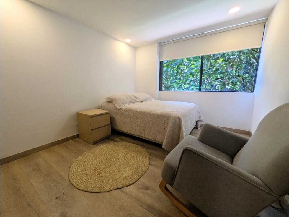 APARTAMENTO 100% REMODELADO PARTE PLANA POBLADO — foto 2