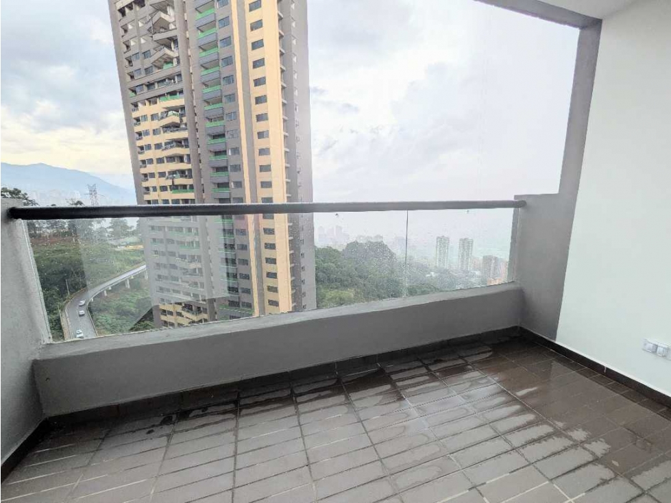 ARRIENDO PARA ESTRENAR COUNTRY CLUB — foto 4