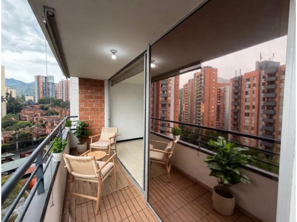 Apartamento En Venta Loma De Los Bernal Medellín — foto 2