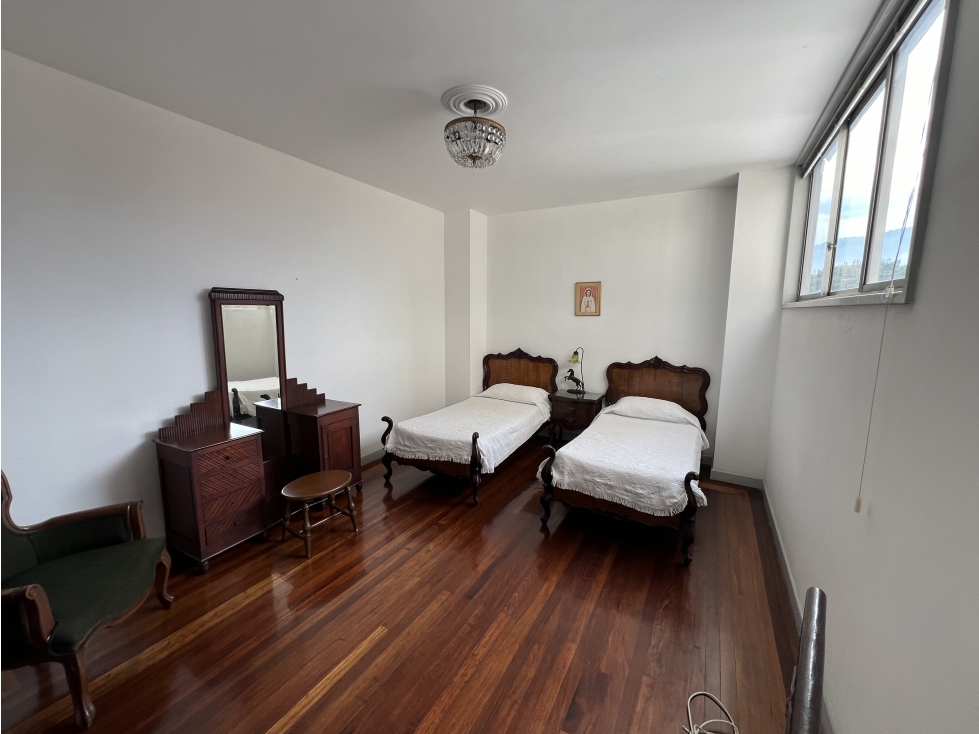 Apartamento para la venta en el Centro de Medellin, Parque Bolivar — foto 2