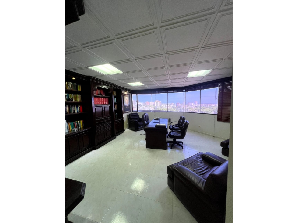 VENTA DE OFICINA AMOBLADA EN EL COUNTRY - BARRANQUILLA