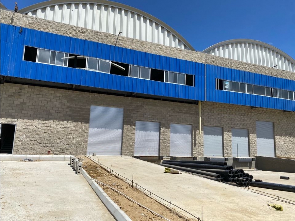 VENTA DE BODEGA EN LA CIRCUNVALAR - BARRANQUILLA