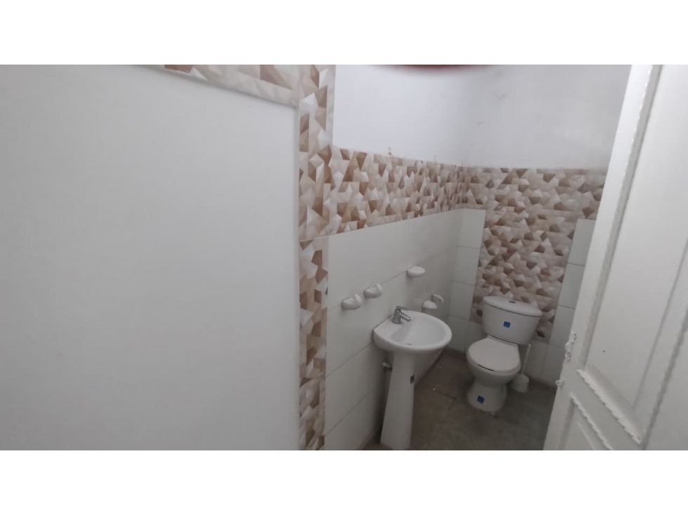 ALQUILER DE LOCAL COMERCIAL EN CUIDAD JARDIN - BARRANQUILLA — foto 2
