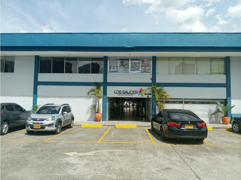 OFICINA EN VENTA SECTOR SURAMERICANA  - EXITO DE COLOMBIA (D)