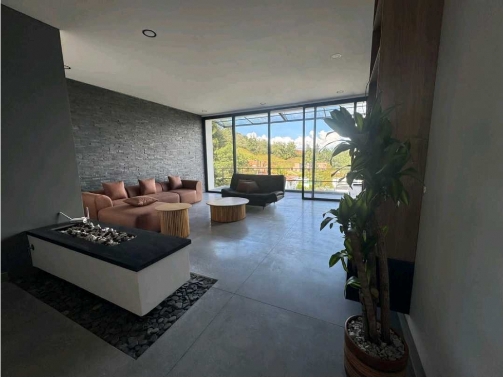 CASA CAMPESTRE EN VENTA ENVIGADO ALTO DEL ESCOBERO (T)