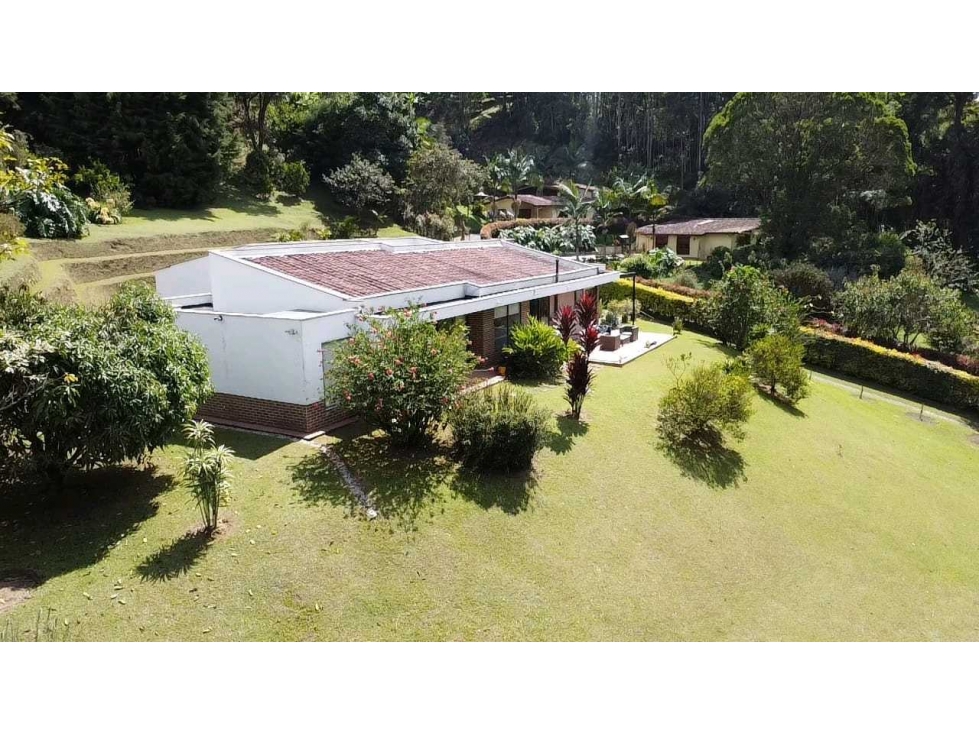 CASA CAMPESTRE EN VENTA GUARNE SECTOR LA CLARITA (T)