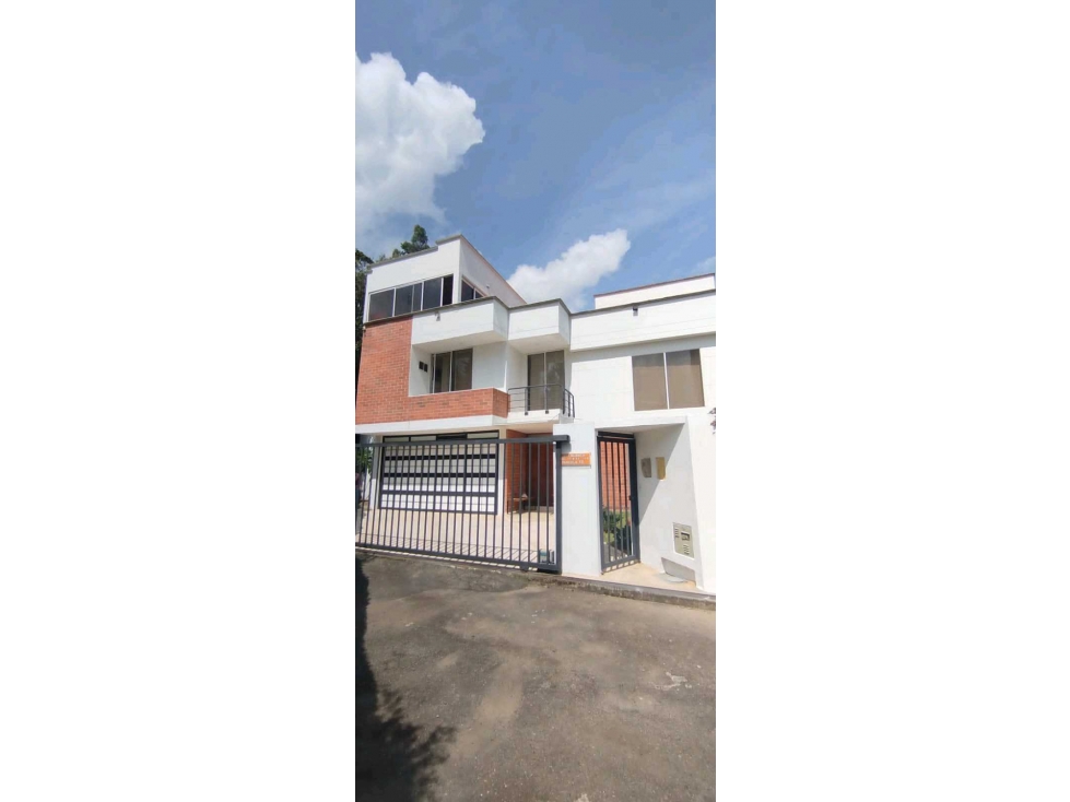 CASA UNIFAMILIAR EN VENTA RIONEGRO SECTOR EL PORVENIR (T)