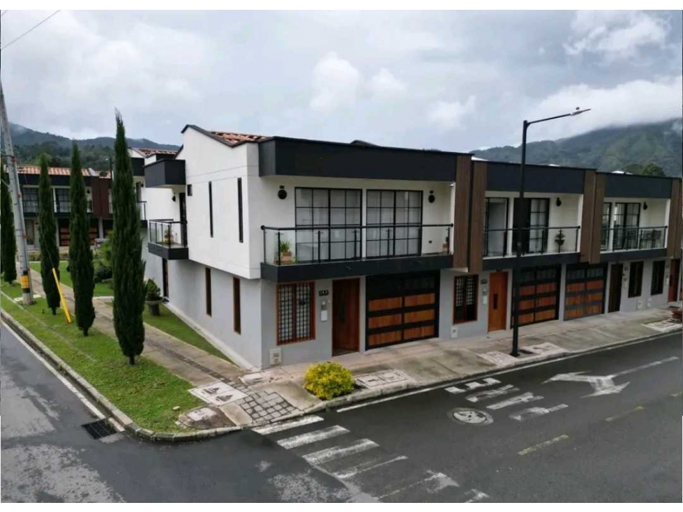 CASA UNIFAMILIAR EN VENTA LA CEJA SECTOR EL TAMBO (T)
