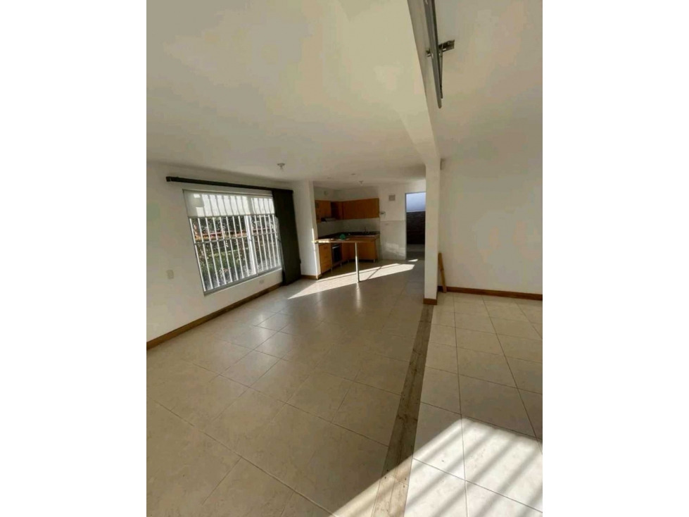 CASA UNIFAMILIAR EN VENTA LA CEJA (T) — foto 2