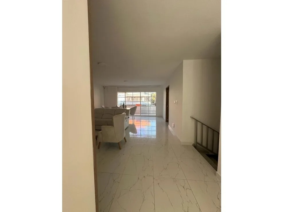 CASA EN VENTA LOS COLORES (L) — foto 2