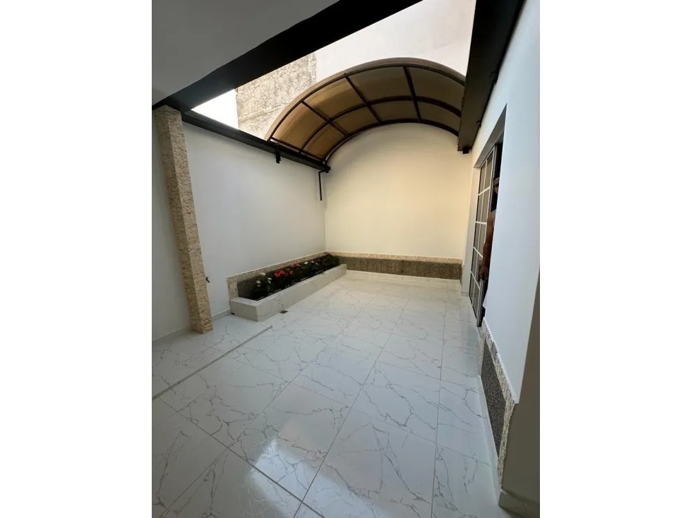 CASA EN VENTA LOS COLORES (L) — foto 3